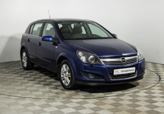 Подержанный автомобиль Opel Astra Hatchback 2007 года (3 фото)