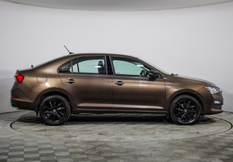 Подержанный автомобиль Skoda Rapid Liftback 2020 года (4 фото)