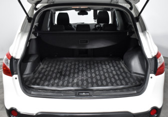 Подержанный автомобиль Nissan Qashqai+2 2013 года (19 фото)