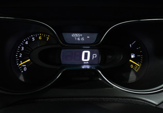 Подержанный автомобиль Renault Kaptur 2016 года (12 фото)