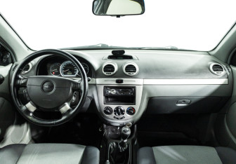 Подержанный автомобиль Chevrolet Lacetti Hatchback 2010 года (13 фото)