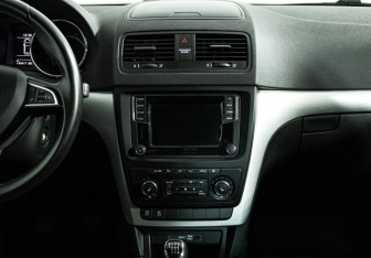 Подержанный автомобиль Skoda Yeti 2016 года (14 фото)