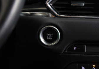 Подержанный автомобиль Mazda CX-5 2022 года (17 фото)