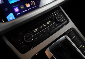 Подержанный автомобиль Geely Atlas 2019 года (20 фото)