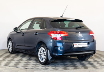 Подержанный автомобиль Citroen C4 Hatchback 2011 года (7 фото)
