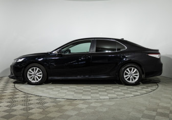 Подержанный автомобиль Toyota Camry Sedan 2018 года (8 фото)