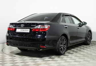 Подержанный автомобиль Toyota Camry Sedan 2016 года (5 фото)