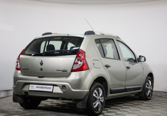 Подержанный автомобиль Renault Sandero 2013 года (5 фото)