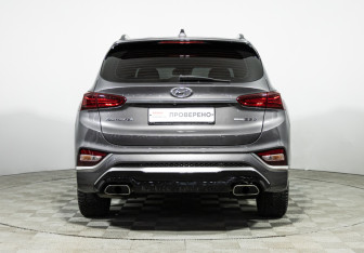 Подержанный автомобиль Hyundai Santa Fe 2019 года (6 фото)