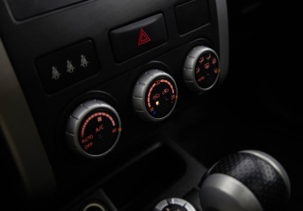 Подержанный автомобиль Nissan X-Trail 2012 года (13 фото)