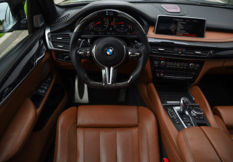 Подержанный автомобиль BMW X5 M 2016 года (15 фото)