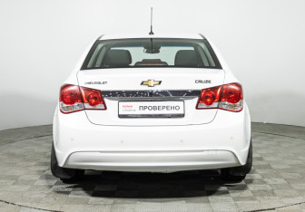 Подержанный автомобиль Chevrolet Cruze Sedan 2013 года (6 фото)