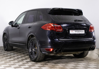 Подержанный автомобиль Porsche Cayenne 2013 года (7 фото)