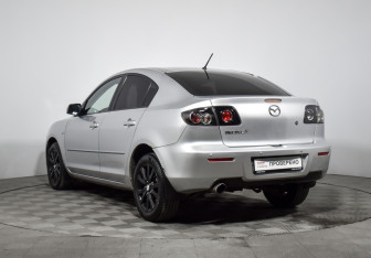 Подержанный автомобиль Mazda 3 Sedan 2007 года (7 фото)