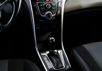 Подержанный автомобиль Hyundai i30 Hatchback 2012 года (13 фото)