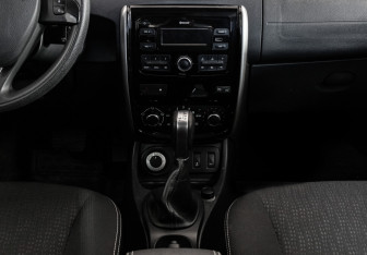 Подержанный автомобиль Nissan Terrano 2018 года (16 фото)