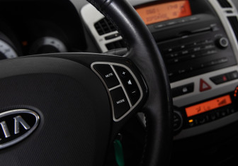 Подержанный автомобиль Kia Ceed Hatchback 2009 года (18 фото)