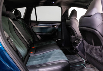 Подержанный автомобиль Geely Monjaro 2023 года (28 фото)