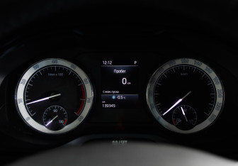 Подержанный автомобиль Skoda Karoq 2020 года (12 фото)