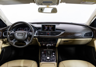 Подержанный автомобиль Audi A6 Sedan 2013 года (10 фото)