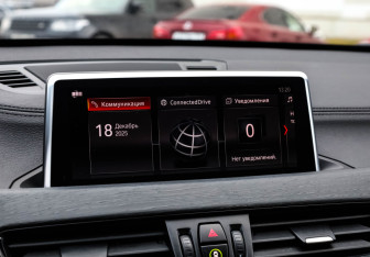 Подержанный автомобиль BMW X1 2021 года (21 фото)