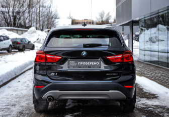 Подержанный автомобиль BMW X1 2019 года (6 фото)