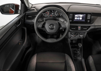 Подержанный автомобиль Skoda Rapid Liftback 2021 года (11 фото)