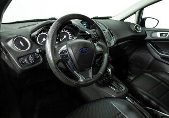Подержанный автомобиль Ford Fiesta Hatchback 2016 года (11 фото)