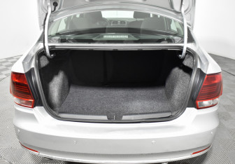 Подержанный автомобиль Volkswagen Polo Sedan 2018 года (20 фото)