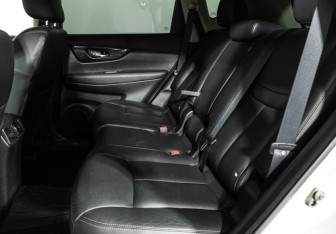 Подержанный автомобиль Nissan X-Trail 2020 года (10 фото)