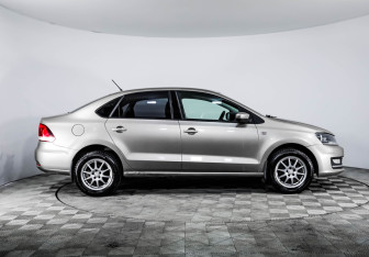 Подержанный автомобиль Volkswagen Polo Sedan 2016 года (4 фото)