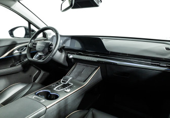 Подержанный автомобиль Omoda C5 2024 года (9 фото)