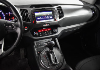 Подержанный автомобиль Kia Sportage 2011 года (16 фото)