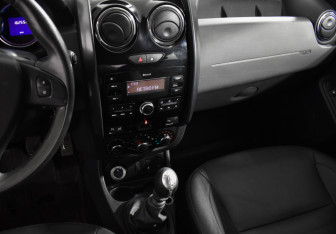 Подержанный автомобиль Renault Duster 2018 года (17 фото)