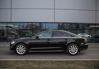 Подержанный автомобиль Audi A6 Sedan 2016 года (7 фото)