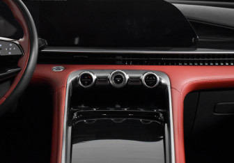 Подержанный автомобиль Exeed RX 2023 года (14 фото)