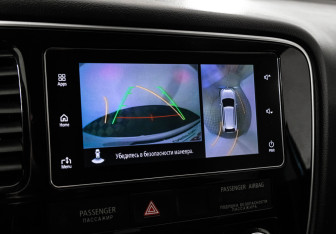 Подержанный автомобиль Mitsubishi Outlander 2018 года (15 фото)