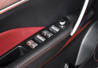 Подержанный автомобиль Geely Coolray 2021 года (10 фото)