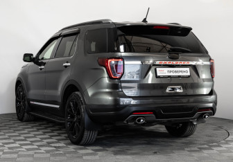 Подержанный автомобиль Ford Explorer 2019 года (9 фото)