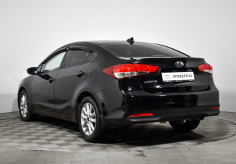 Подержанный автомобиль Kia Cerato Sedan 2018 года (7 фото)