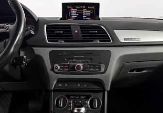 Подержанный автомобиль Audi Q3 2016 года (16 фото)