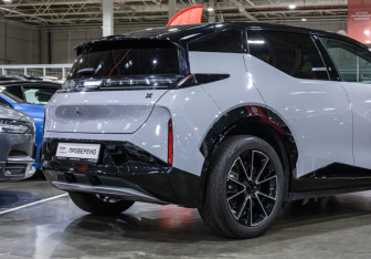 Подержанный автомобиль Zeekr X 2023 года (8 фото)