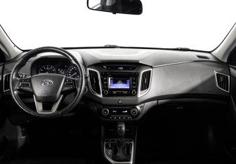 Подержанный автомобиль Hyundai Creta 2019 года (10 фото)