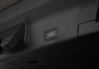 Подержанный автомобиль Geely Atlas Pro 2022 года (37 фото)