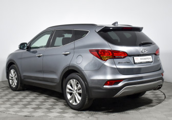 Подержанный автомобиль Hyundai Santa Fe 2017 года (7 фото)