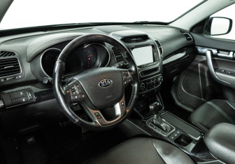 Подержанный автомобиль Kia Sorento 2019 года (11 фото)