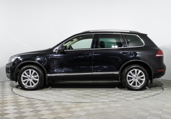 Подержанный автомобиль Volkswagen Touareg 2014 года (8 фото)