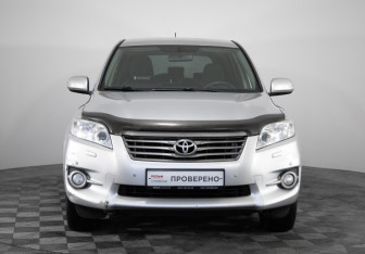 Подержанный автомобиль Toyota RAV4 2010 года (2 фото)