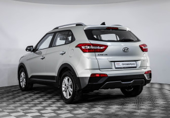 Подержанный автомобиль Hyundai Creta 2019 года (7 фото)