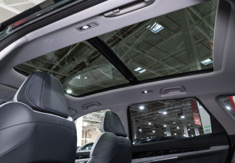 Подержанный автомобиль Geely Atlas 2024 года (22 фото)